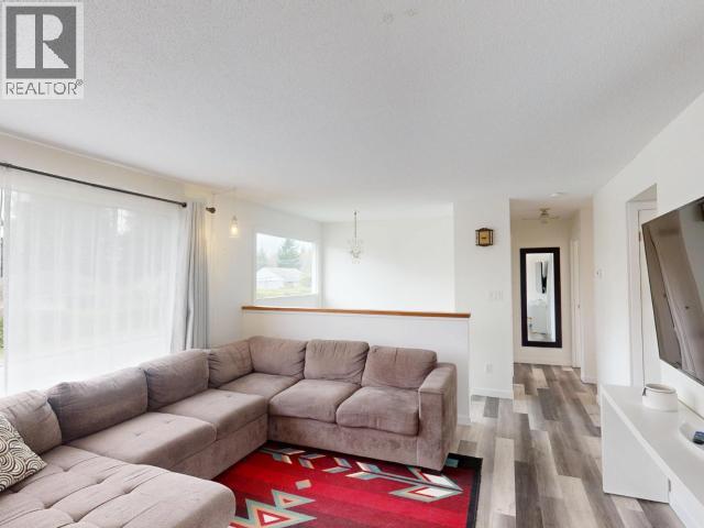 6635 DRAKE STREET, Powell River