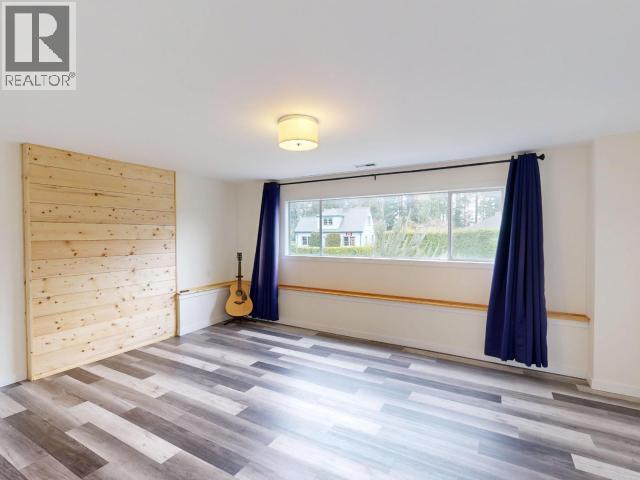 6635 DRAKE STREET, Powell River