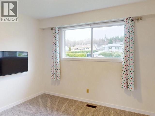 6635 DRAKE STREET, Powell River