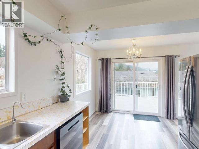 6635 DRAKE STREET, Powell River