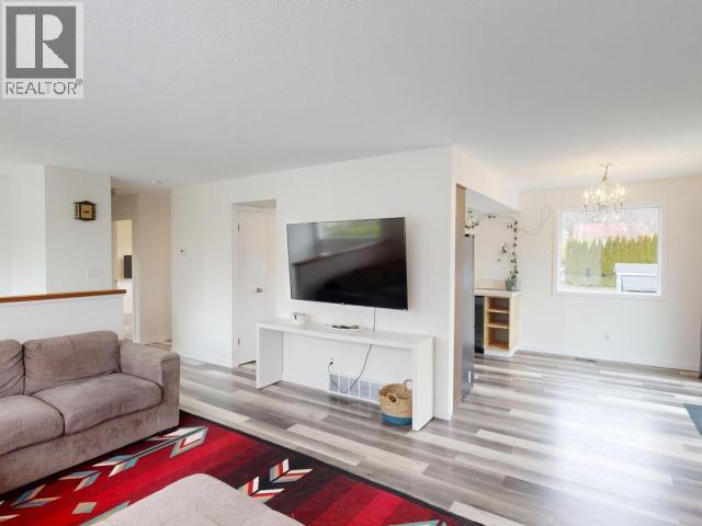 6635 DRAKE STREET, Powell River