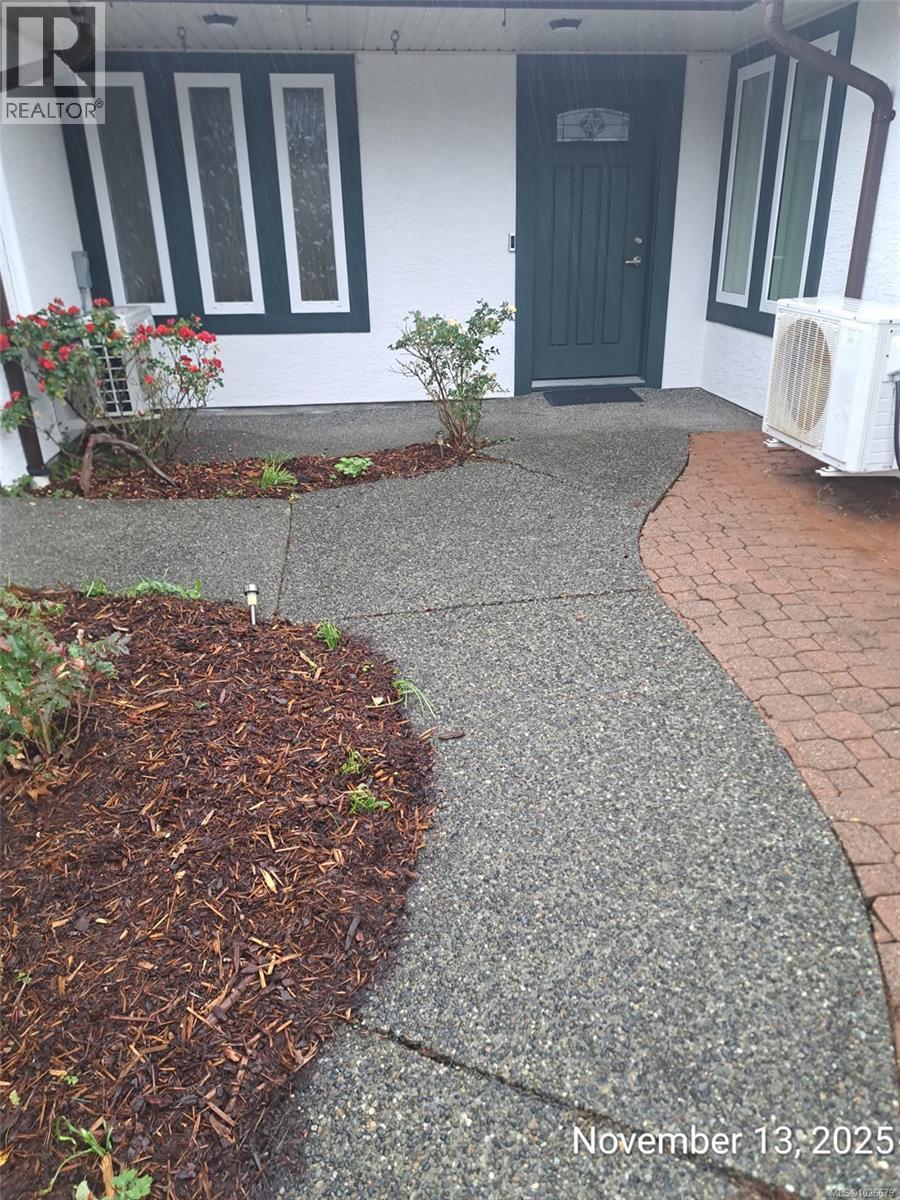 4220 Wakefield Pl, Saanich