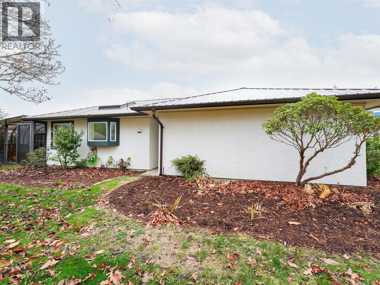 4220 Wakefield Pl, Saanich