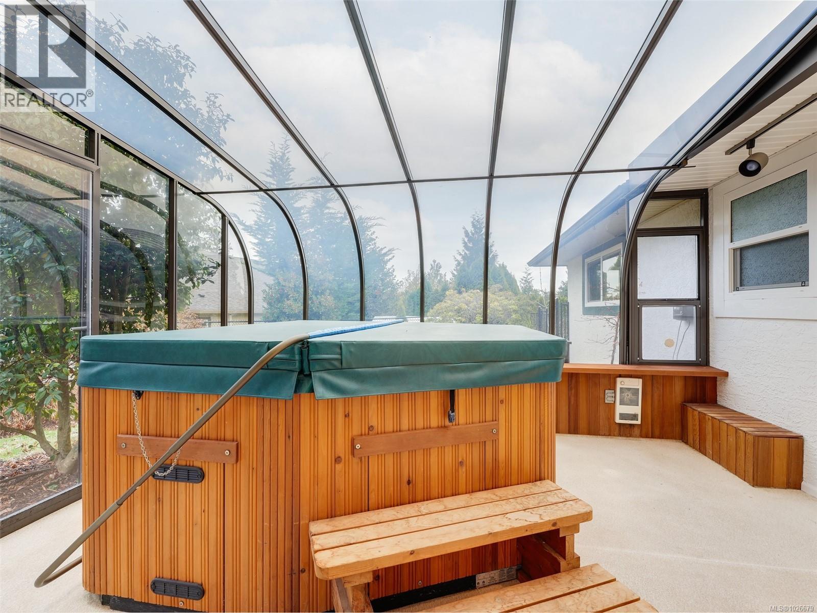 4220 Wakefield Pl, Saanich