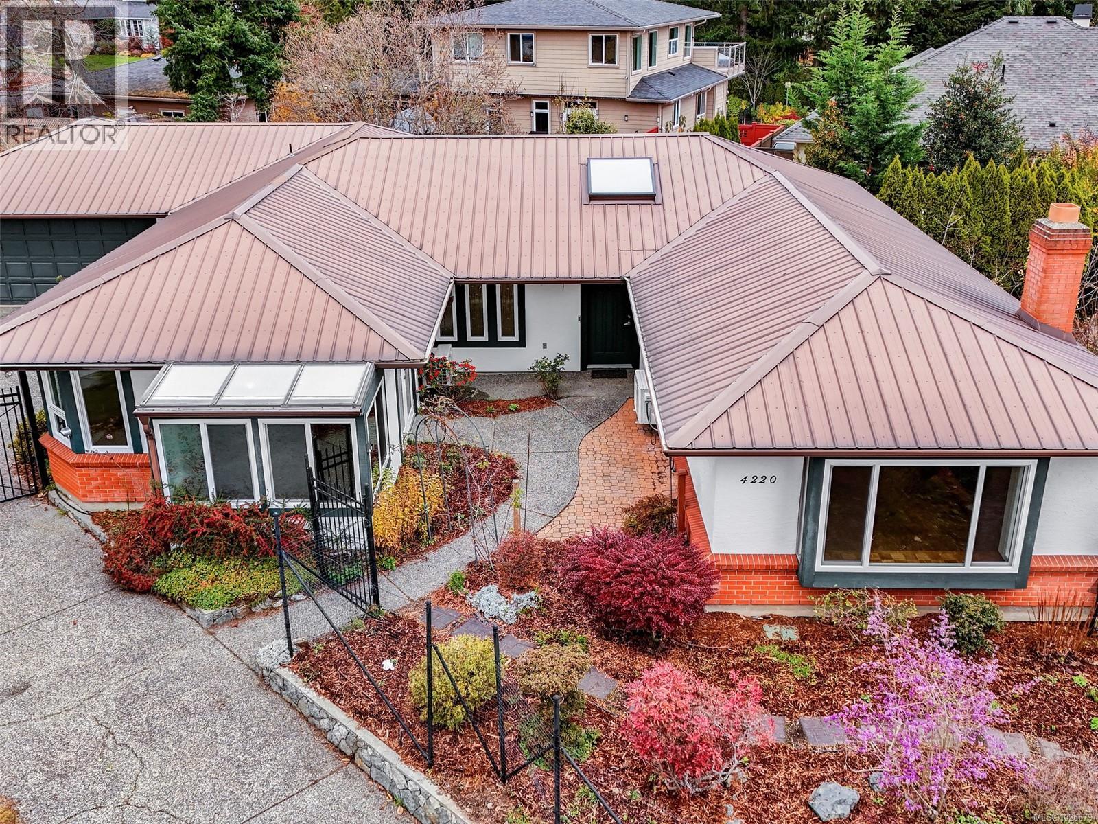 4220 Wakefield Pl, Saanich