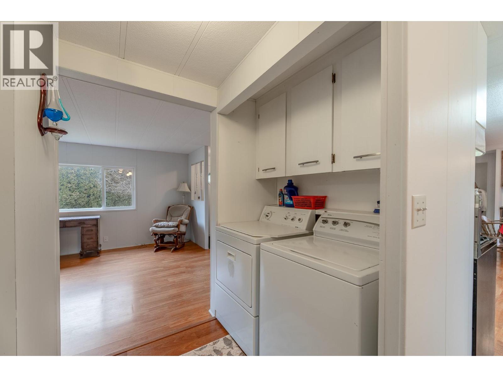 2096 Main Street, Cawston