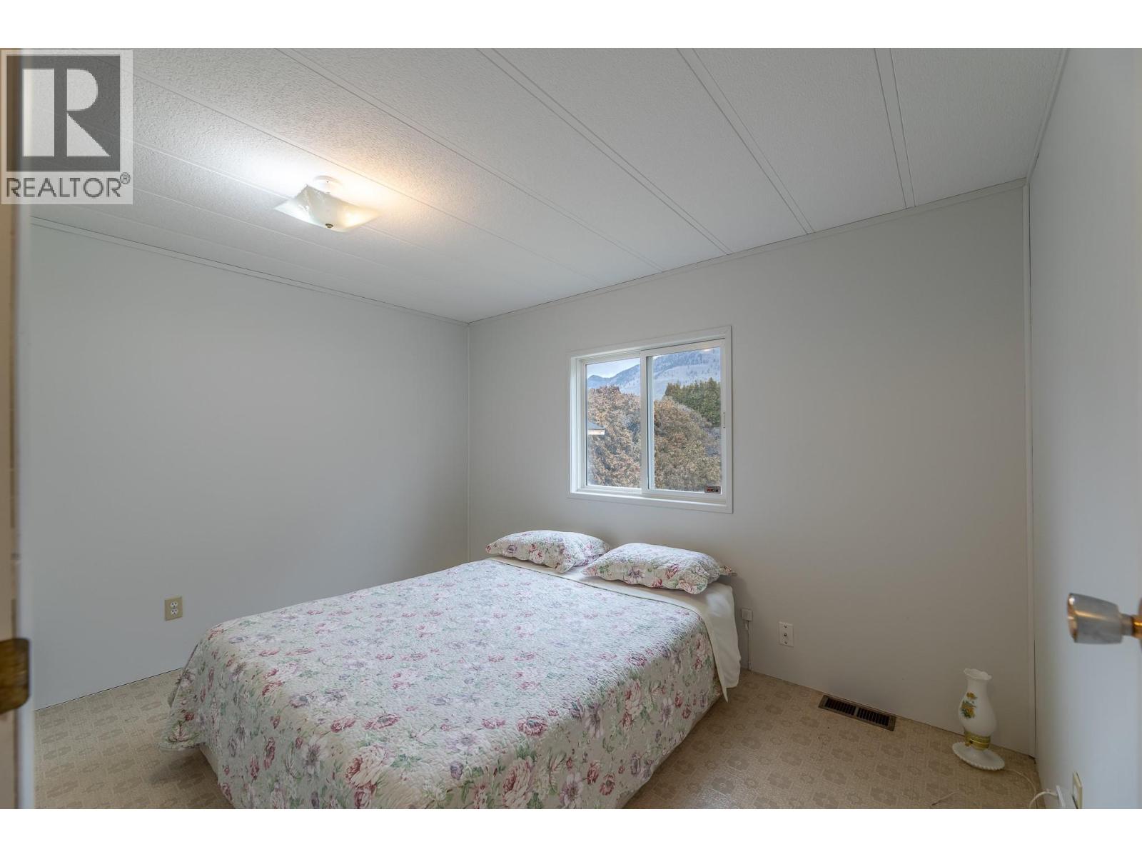 2096 Main Street, Cawston