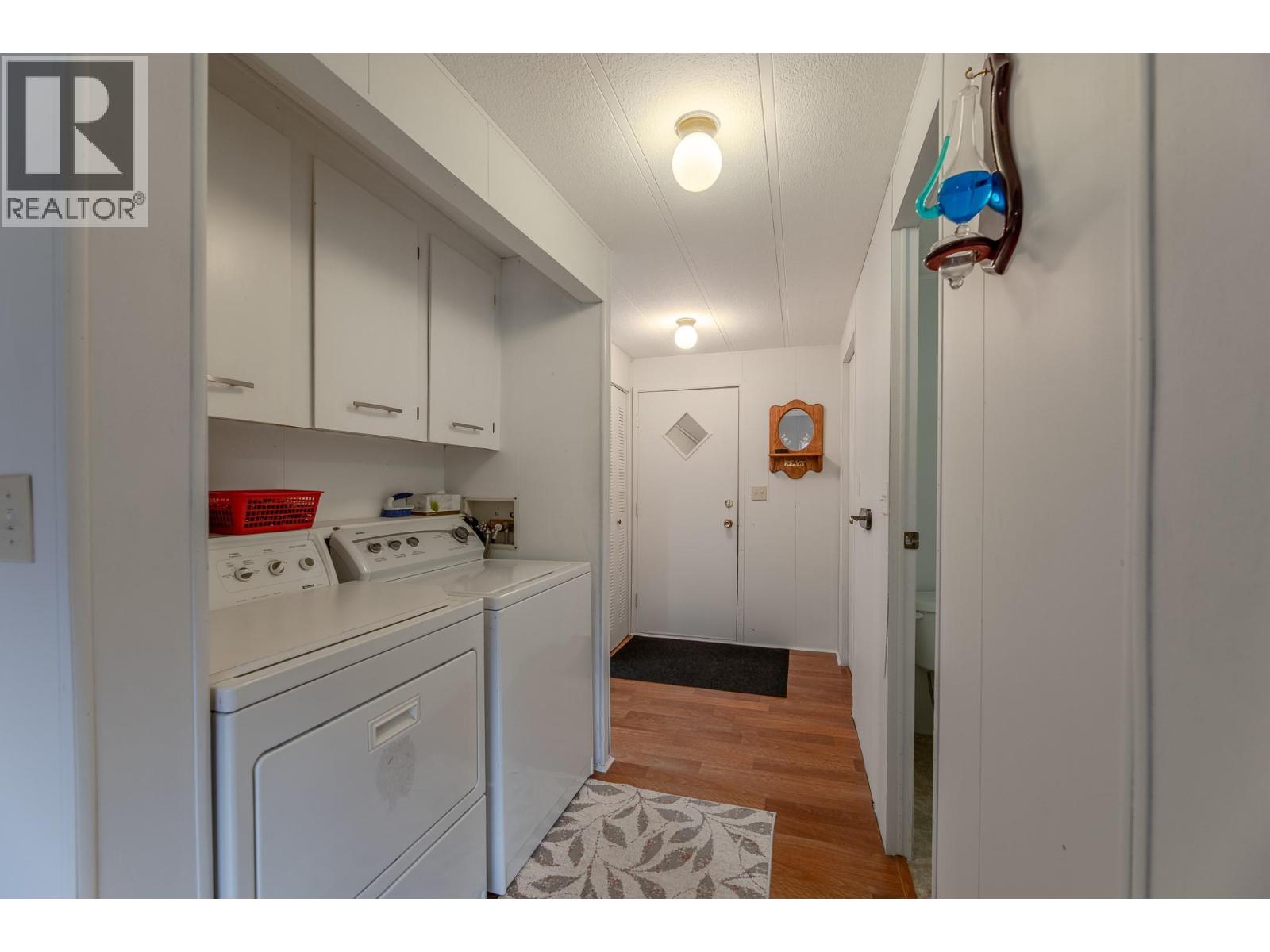 2096 Main Street, Cawston