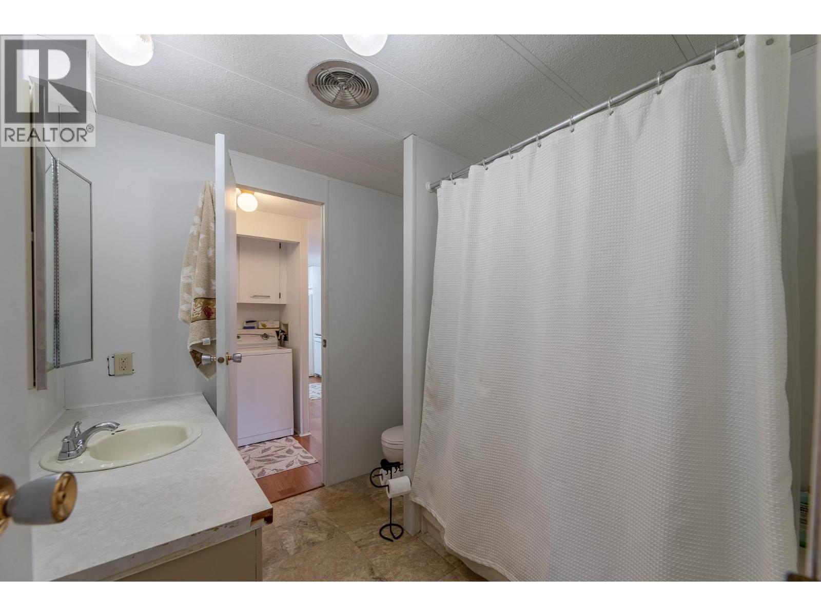 2096 Main Street, Cawston