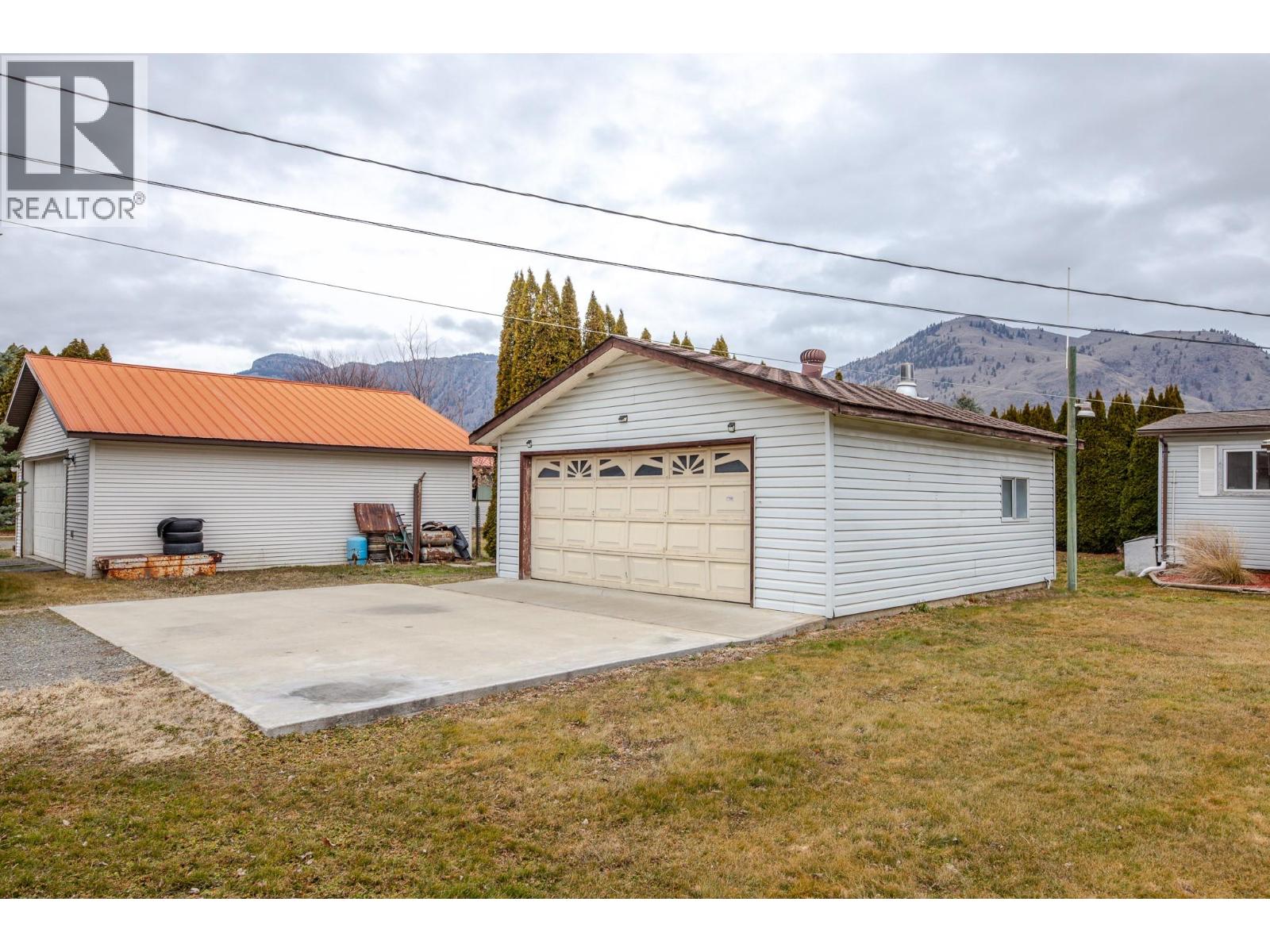 2096 Main Street, Cawston