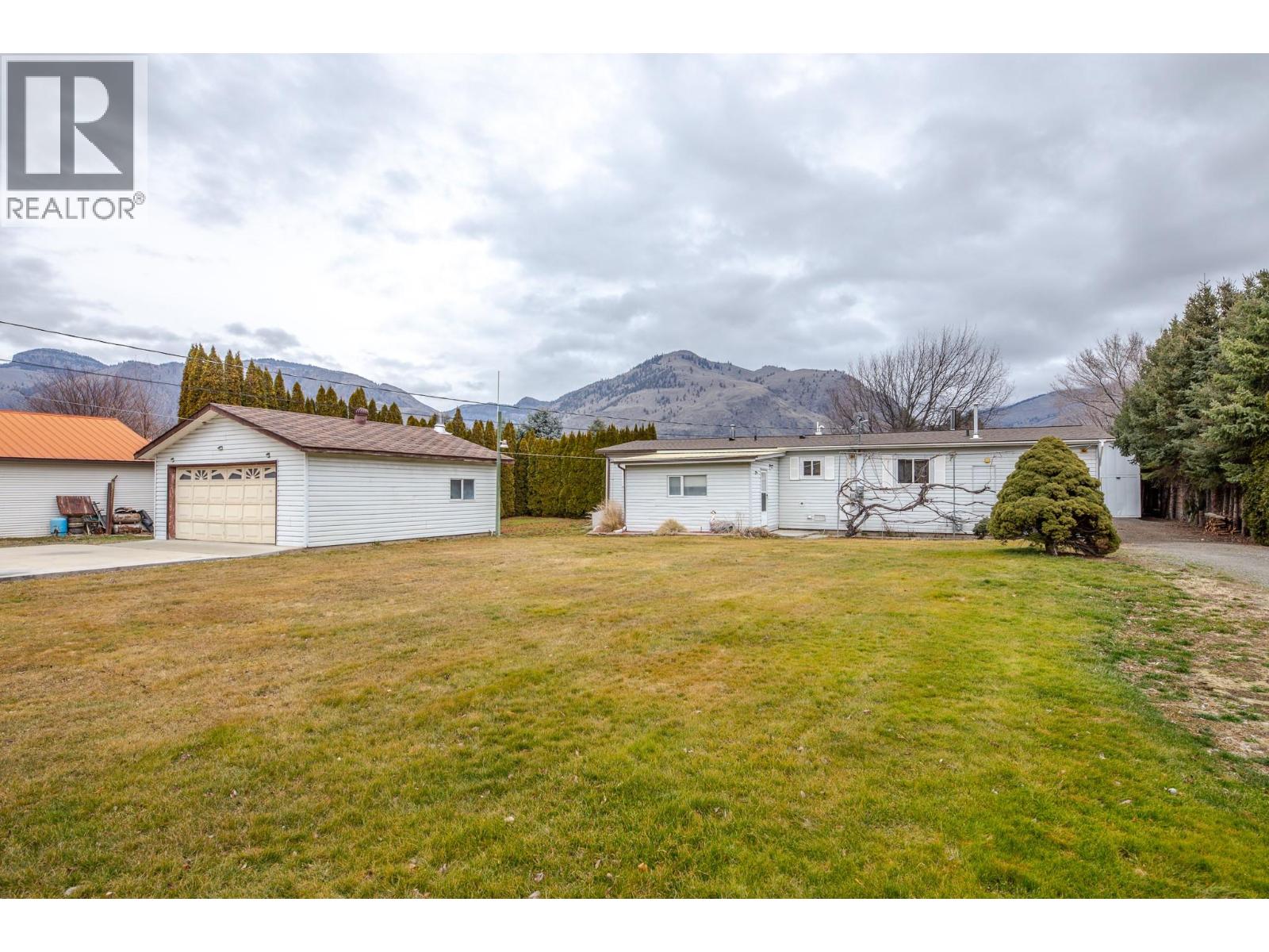 2096 Main Street, Cawston