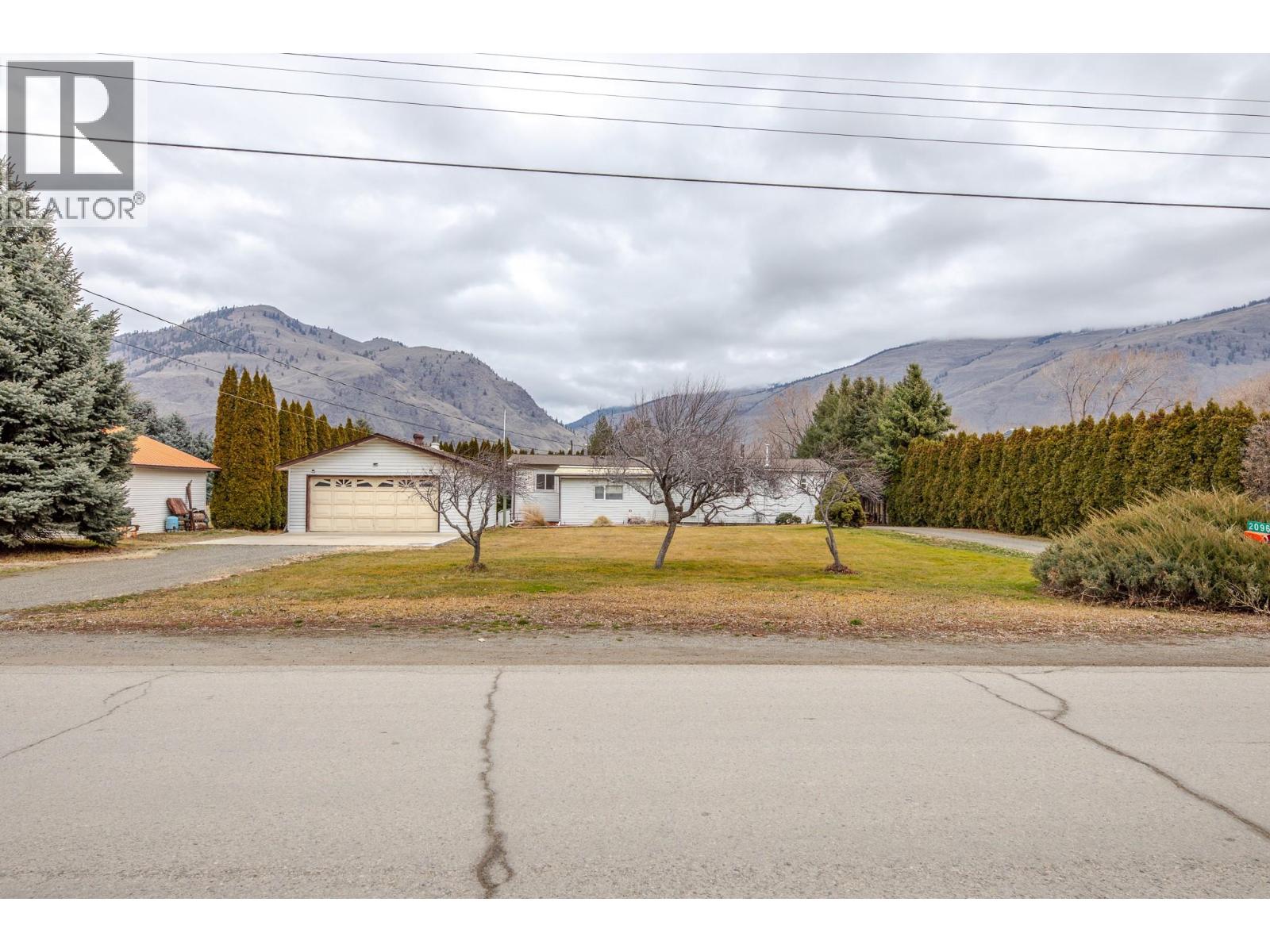 2096 Main Street, Cawston