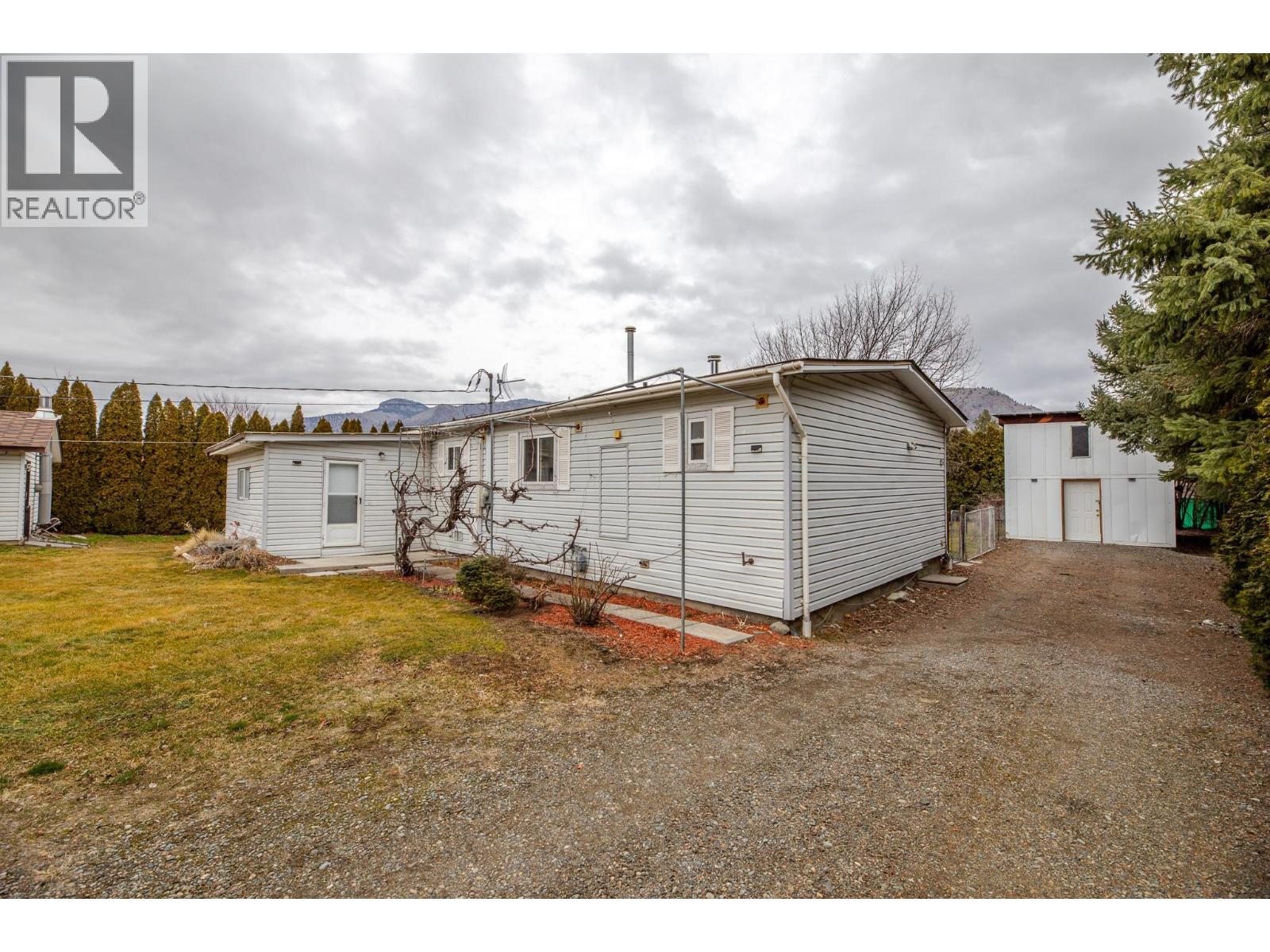 2096 Main Street, Cawston