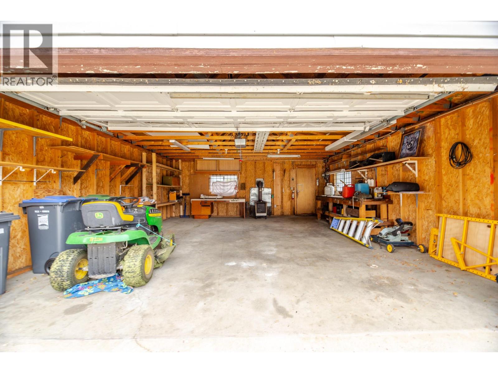 2096 Main Street, Cawston