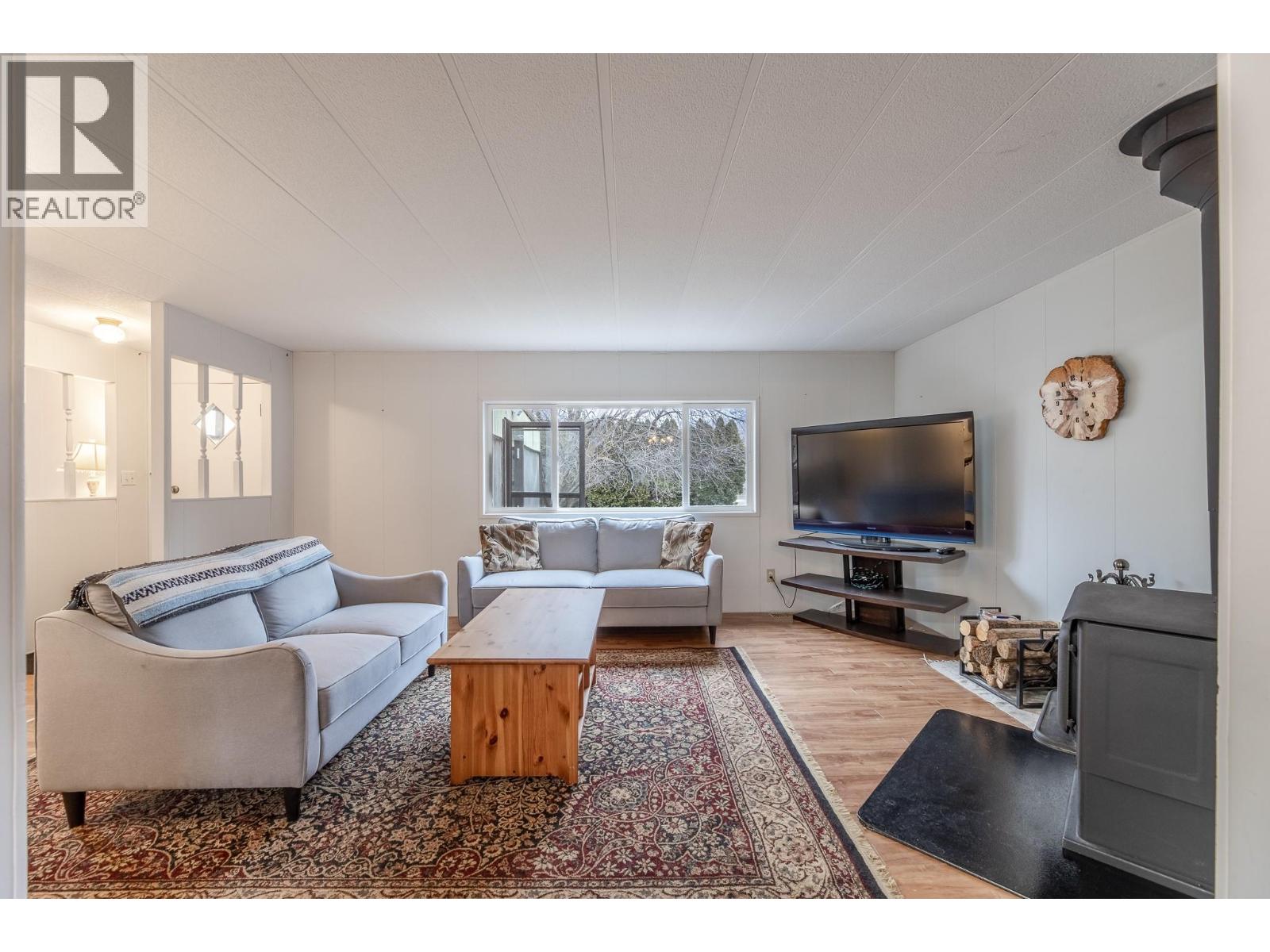 2096 Main Street, Cawston