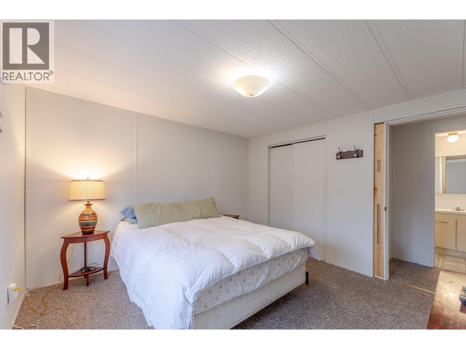 2096 Main Street, Cawston