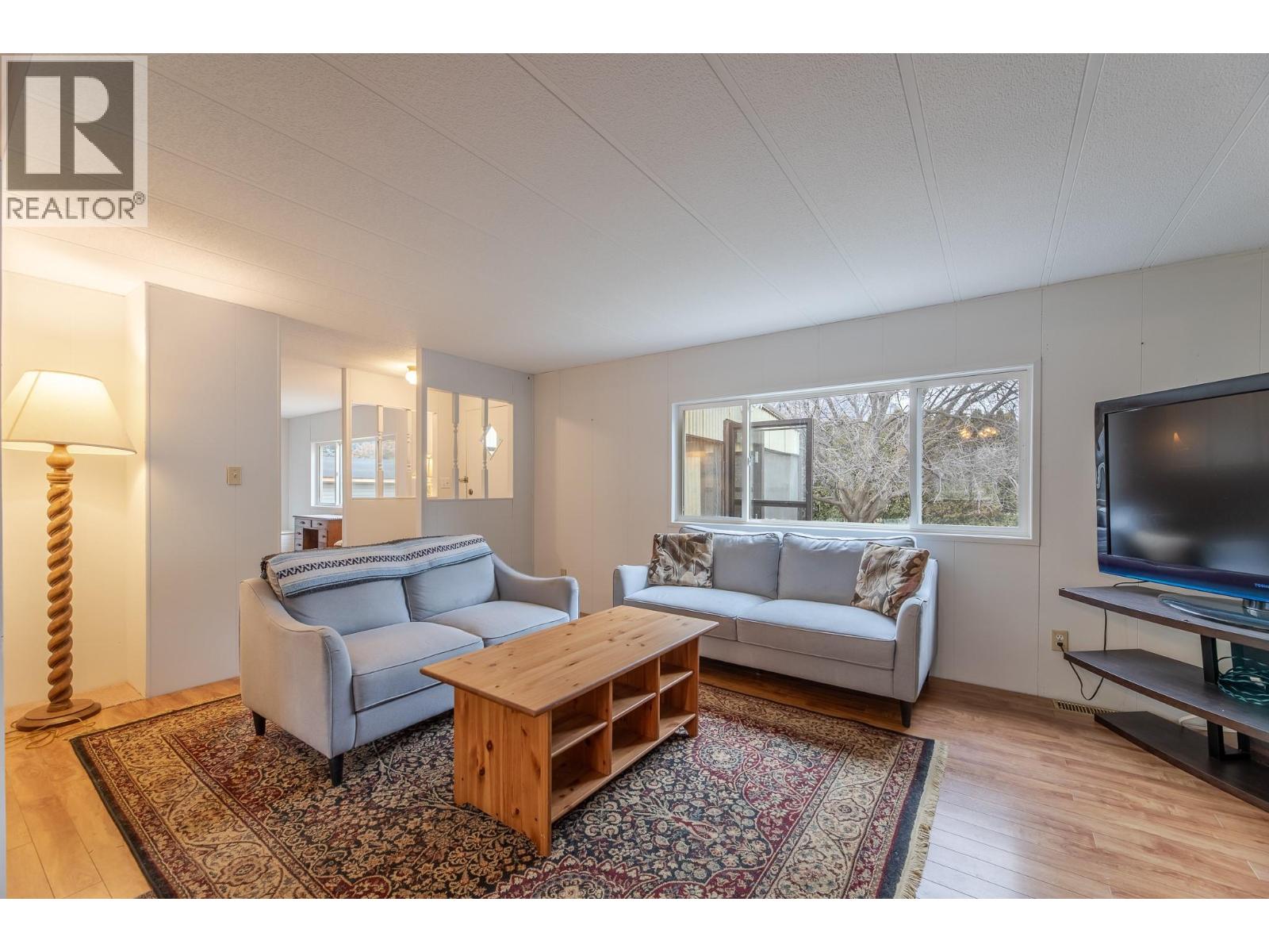 2096 Main Street, Cawston