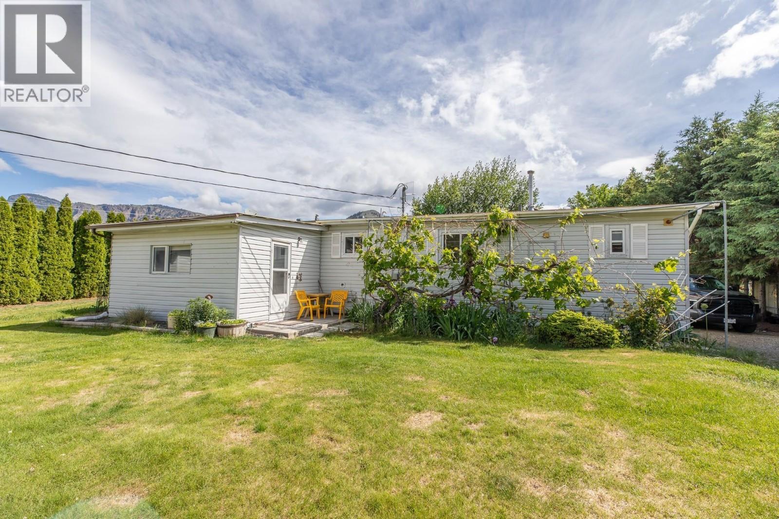 2096 Main Street, Cawston