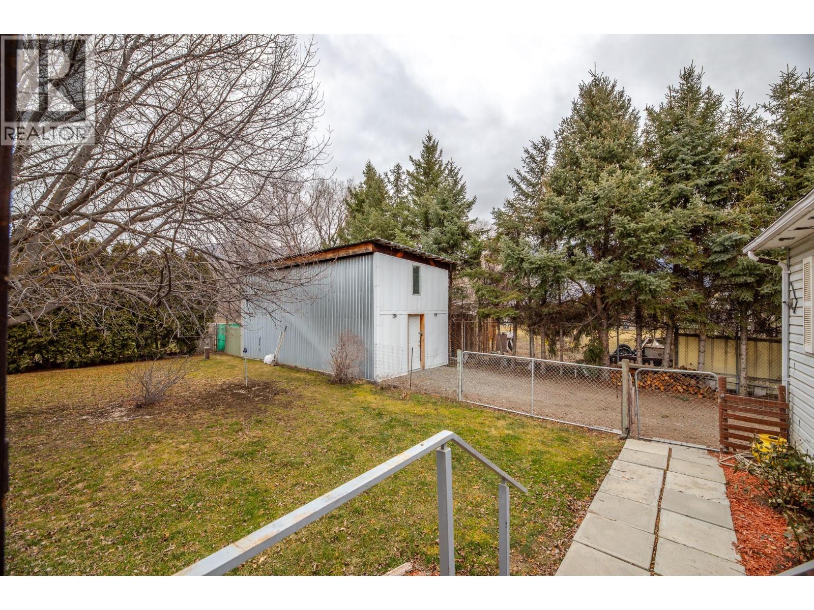 2096 Main Street, Cawston