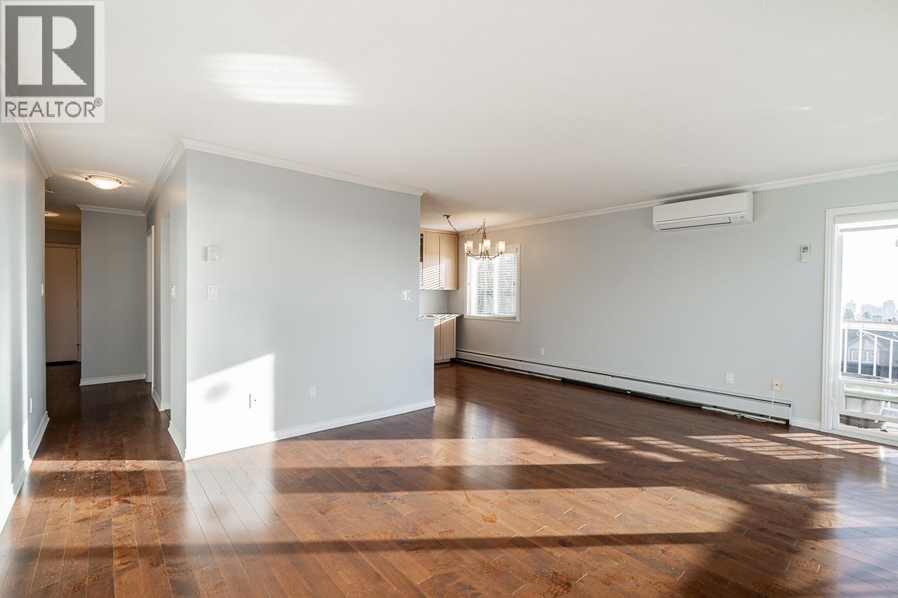 318 3080 LONSDALE AVENUE, North Vancouver