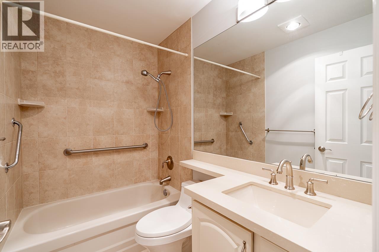 318 3080 LONSDALE AVENUE, North Vancouver