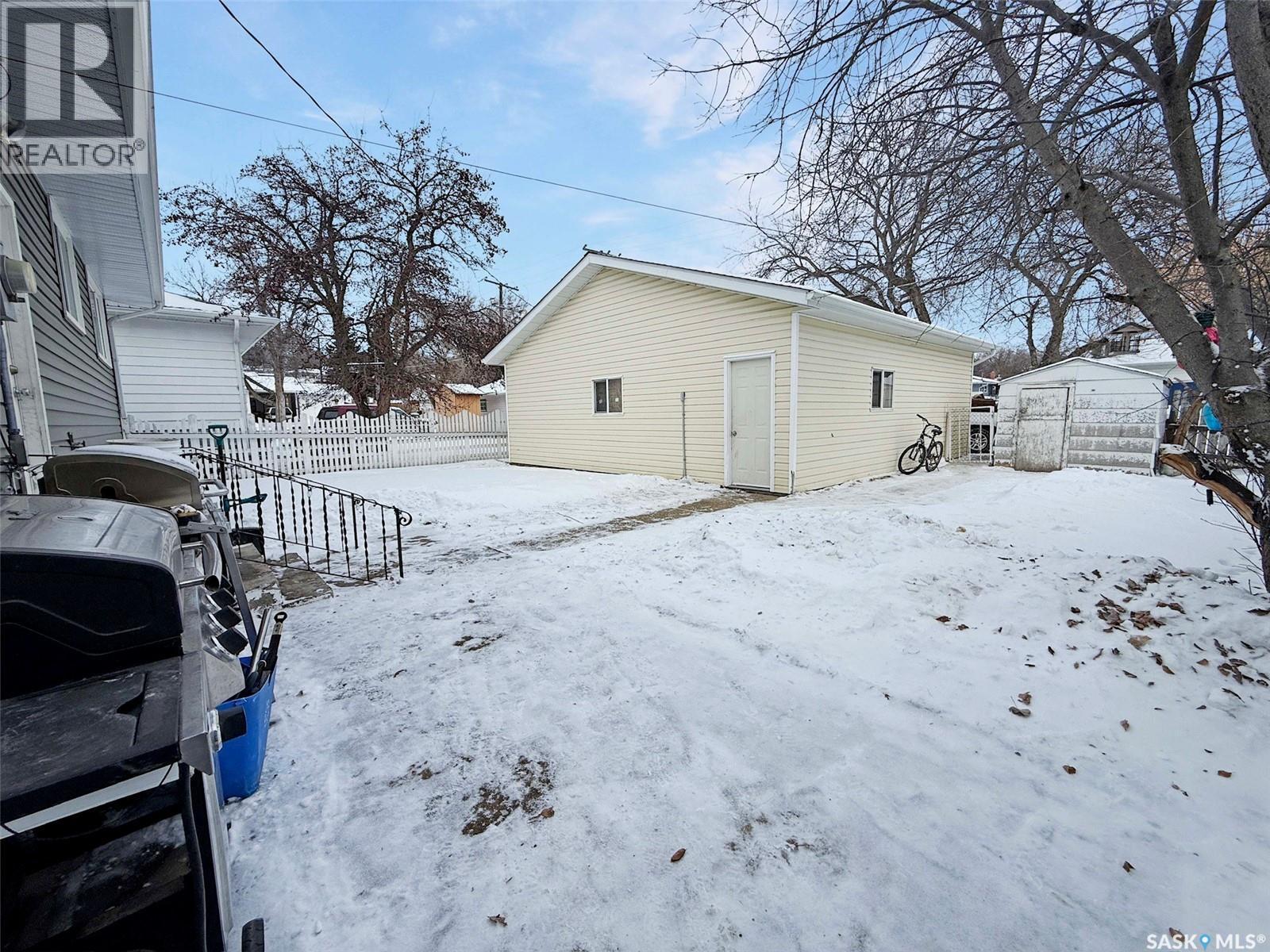 271 14th AVENUE NE - 26