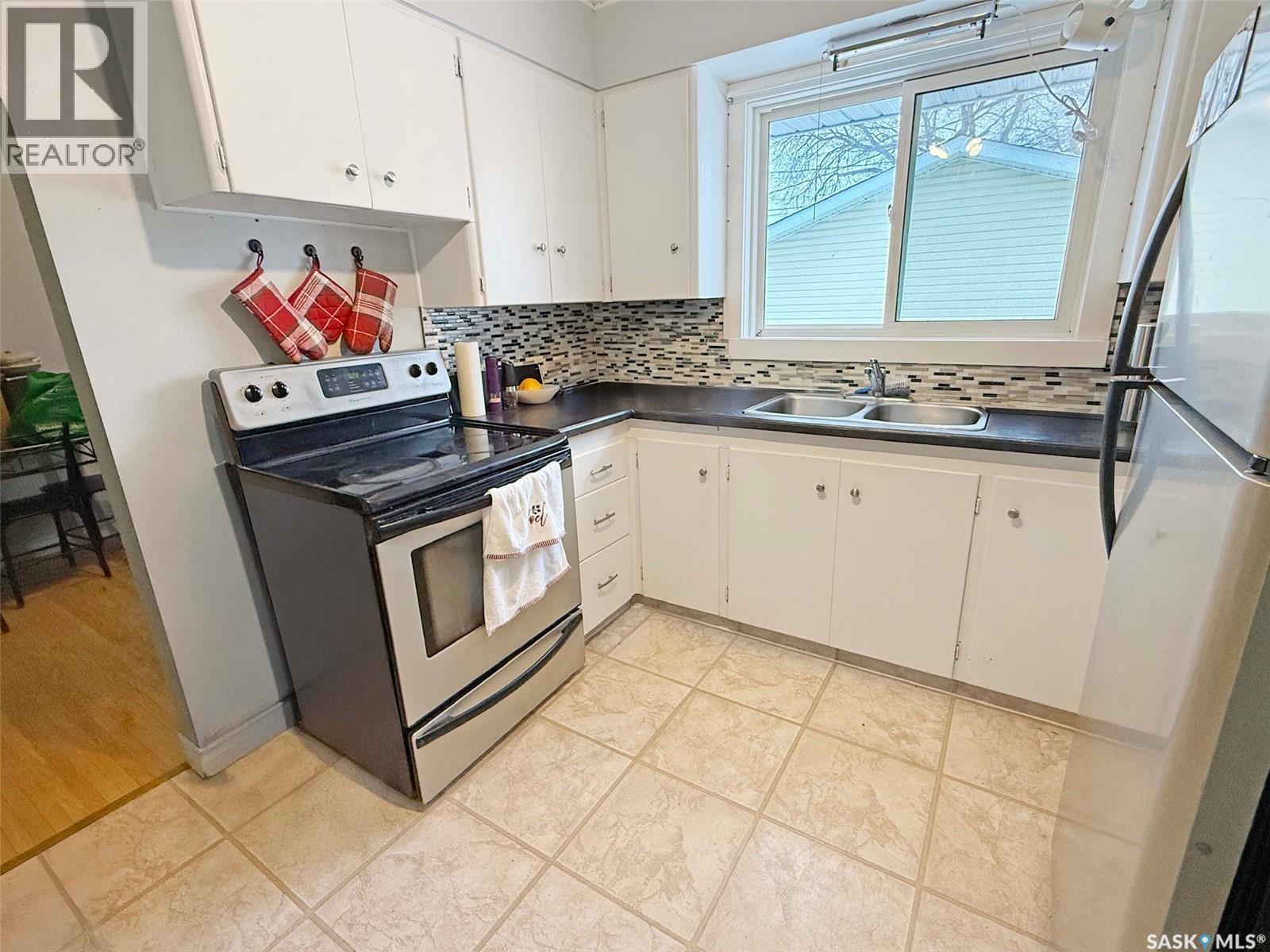 271 14th AVENUE NE - 12