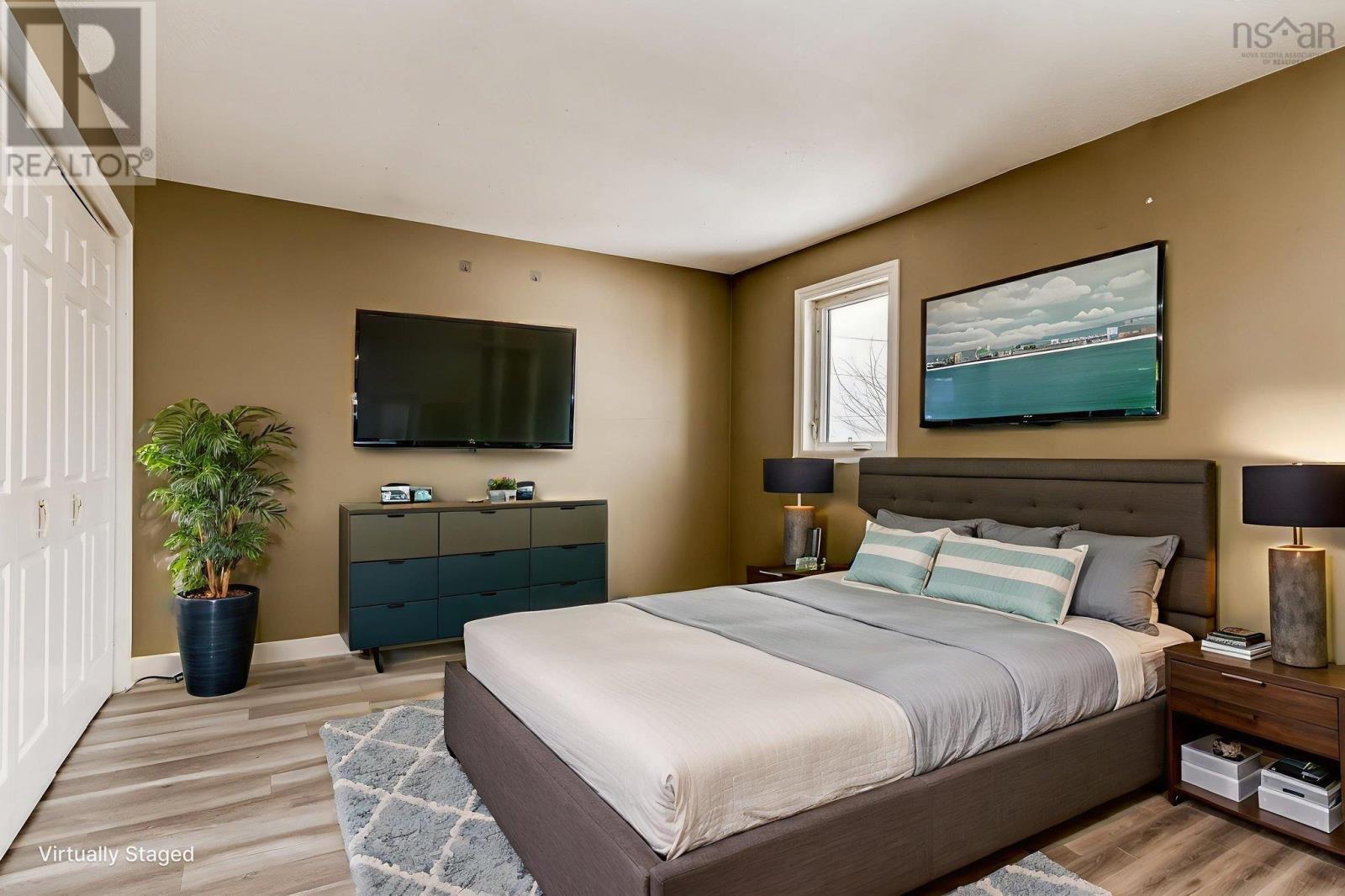 Property 24 of 41 of 306 110 Farnham Gate Road