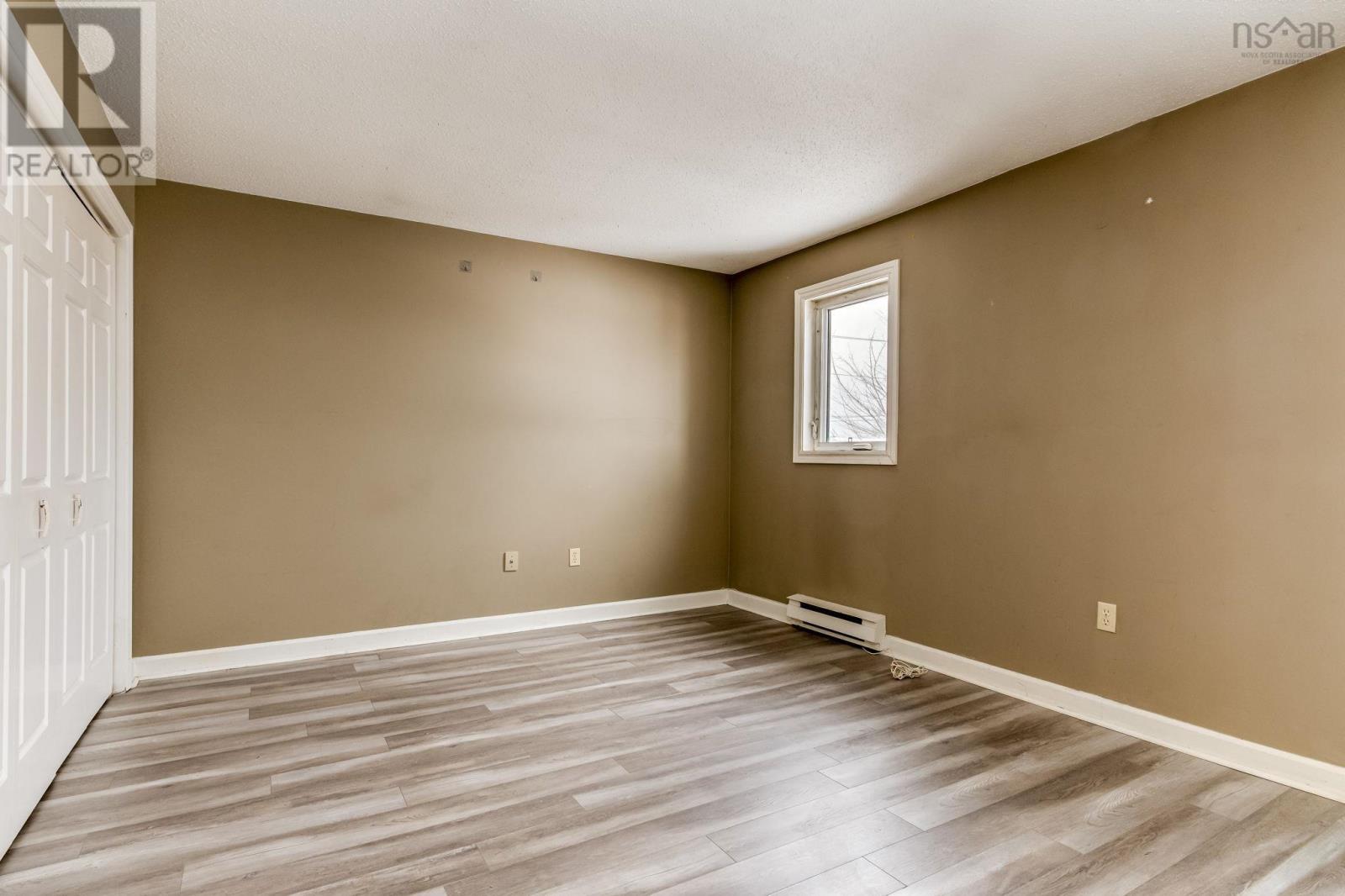 Property 23 of 41 of 306 110 Farnham Gate Road