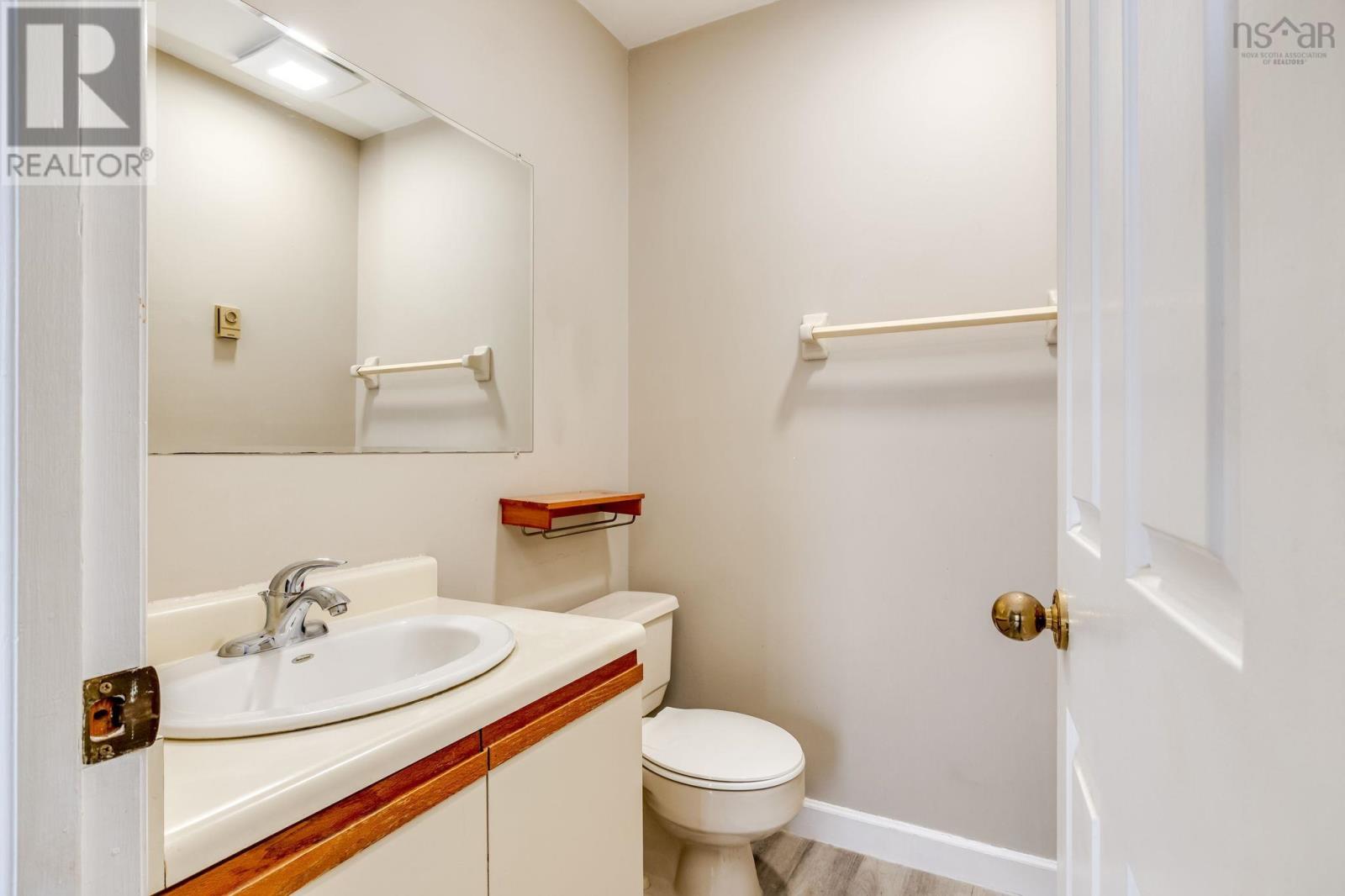 Property 28 of 41 of 306 110 Farnham Gate Road