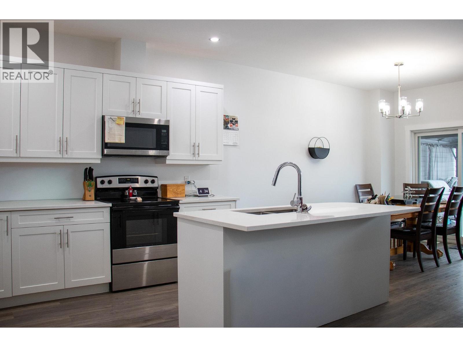 8423 81 STREET - 5