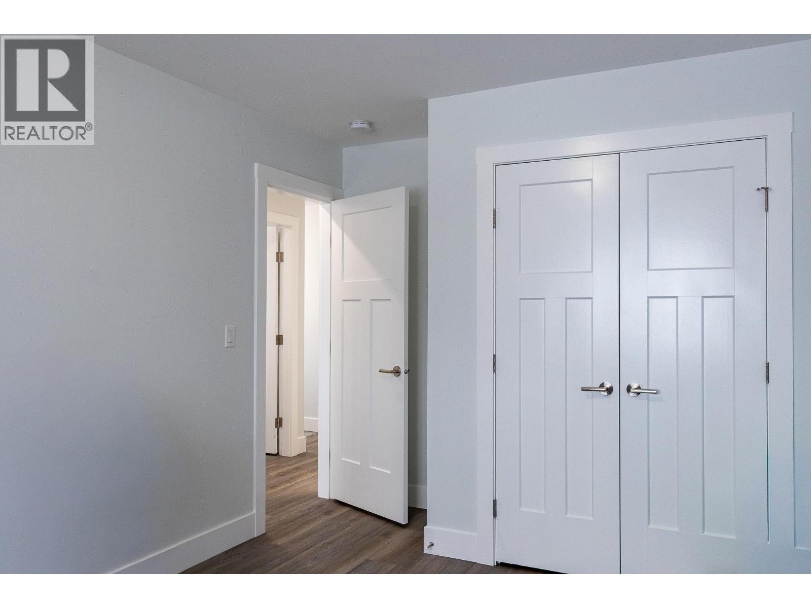 8423 81 STREET - 32