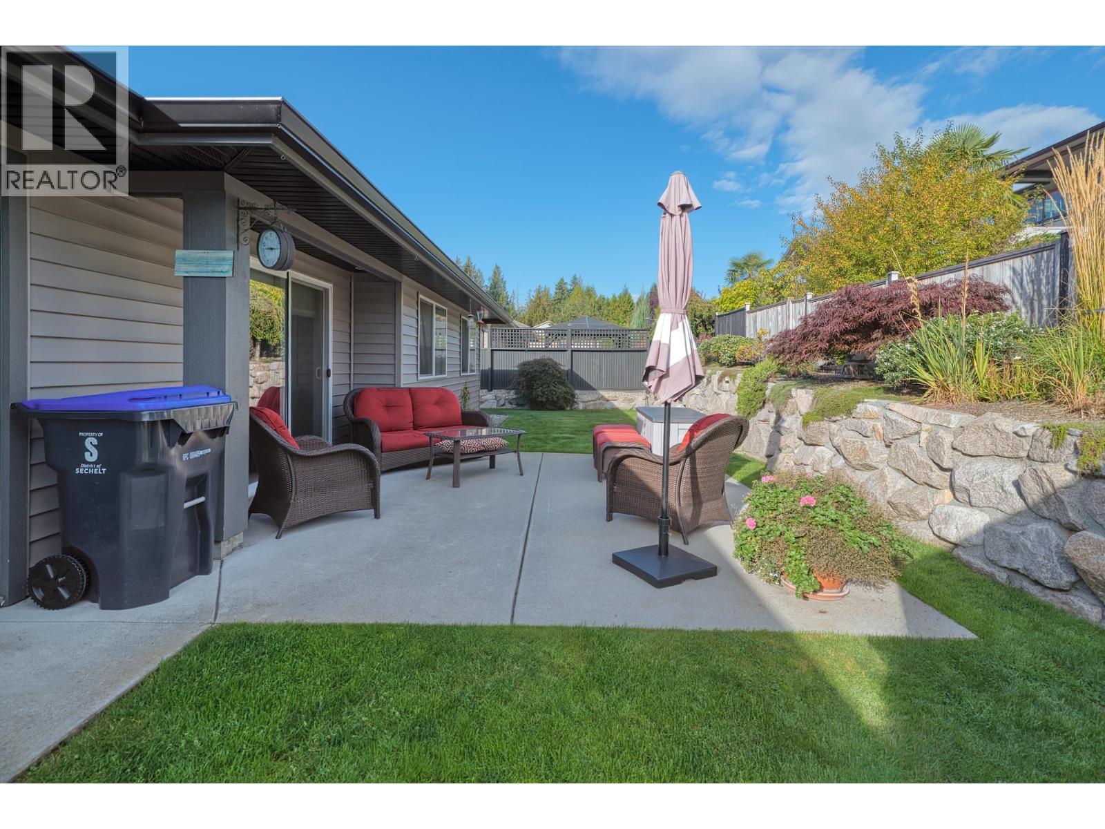 6252 ORACLE ROAD, Sechelt