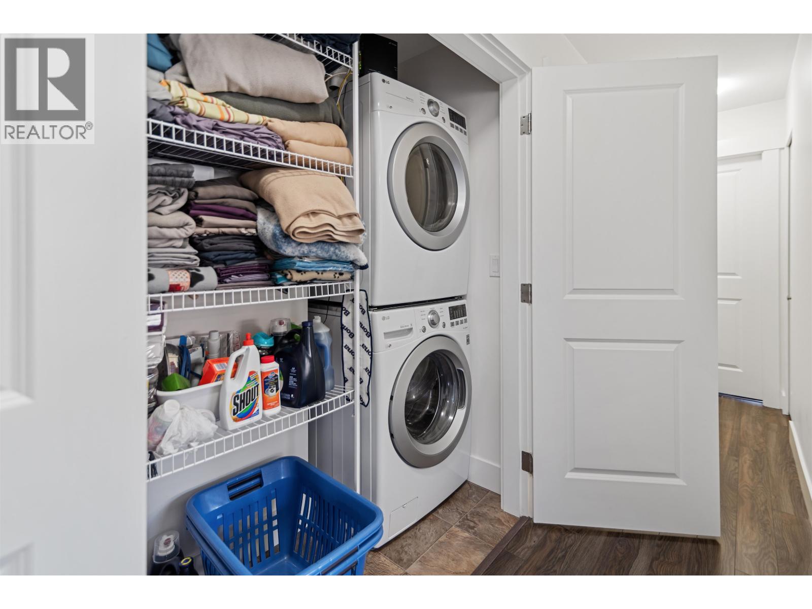 6252 ORACLE ROAD, Sechelt