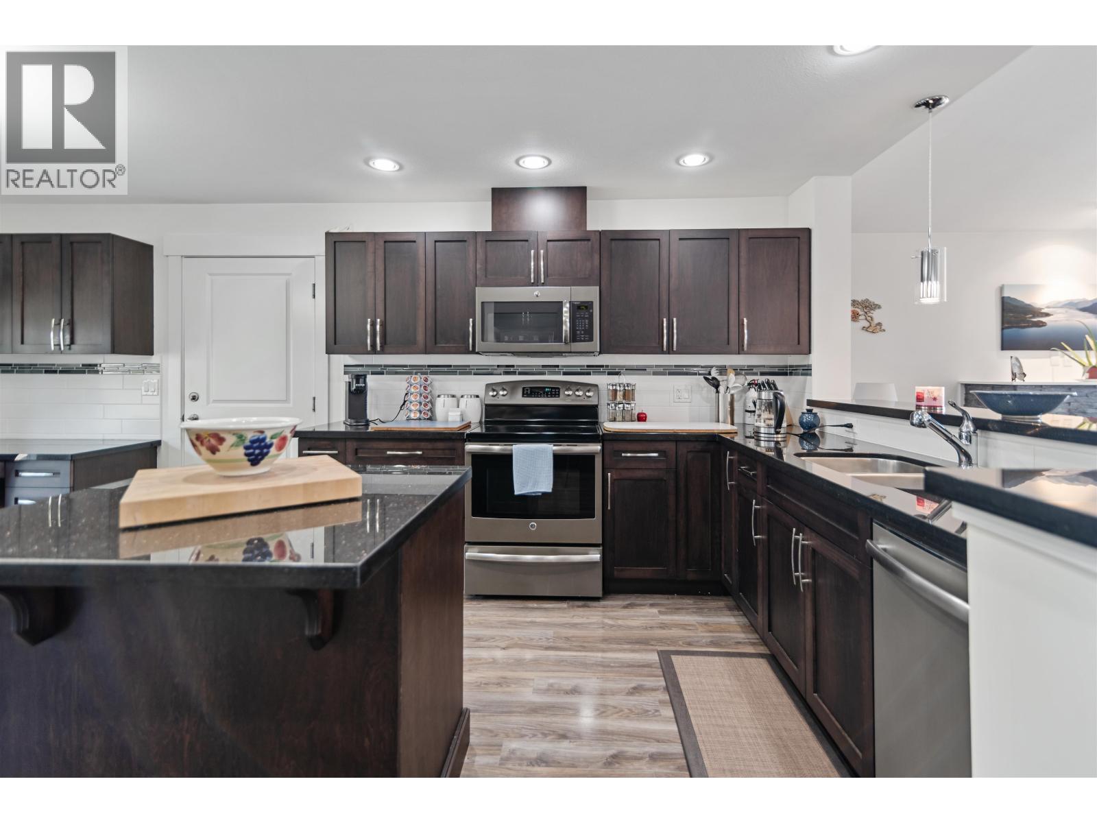 6252 ORACLE ROAD, Sechelt