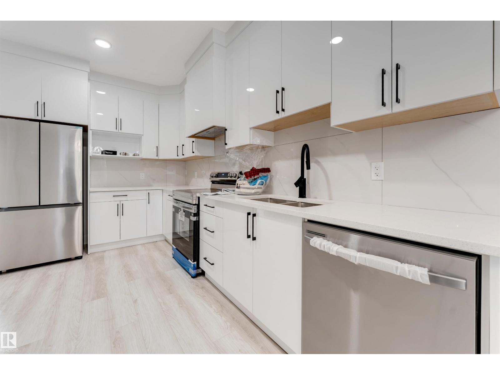 4371 37 ST - 11