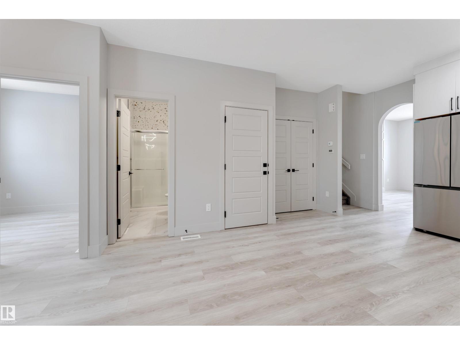 4371 37 ST - 23