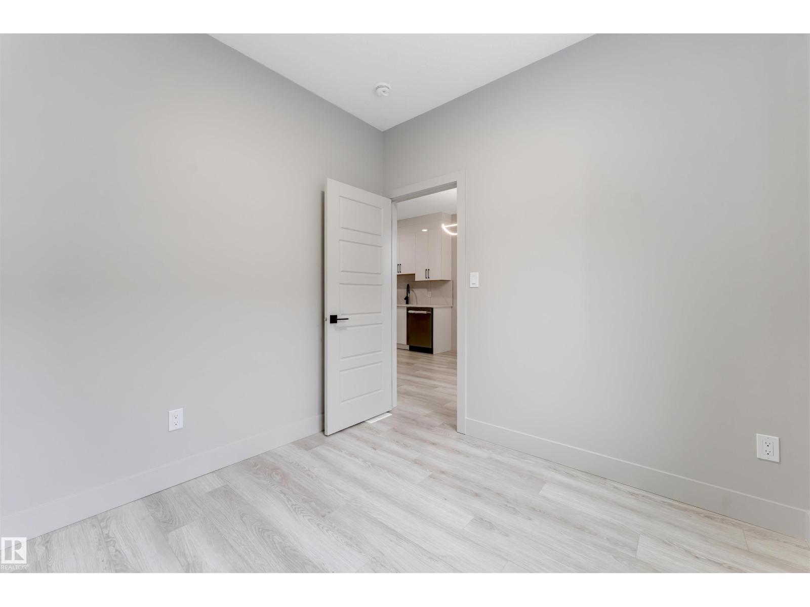 4371 37 ST - 31