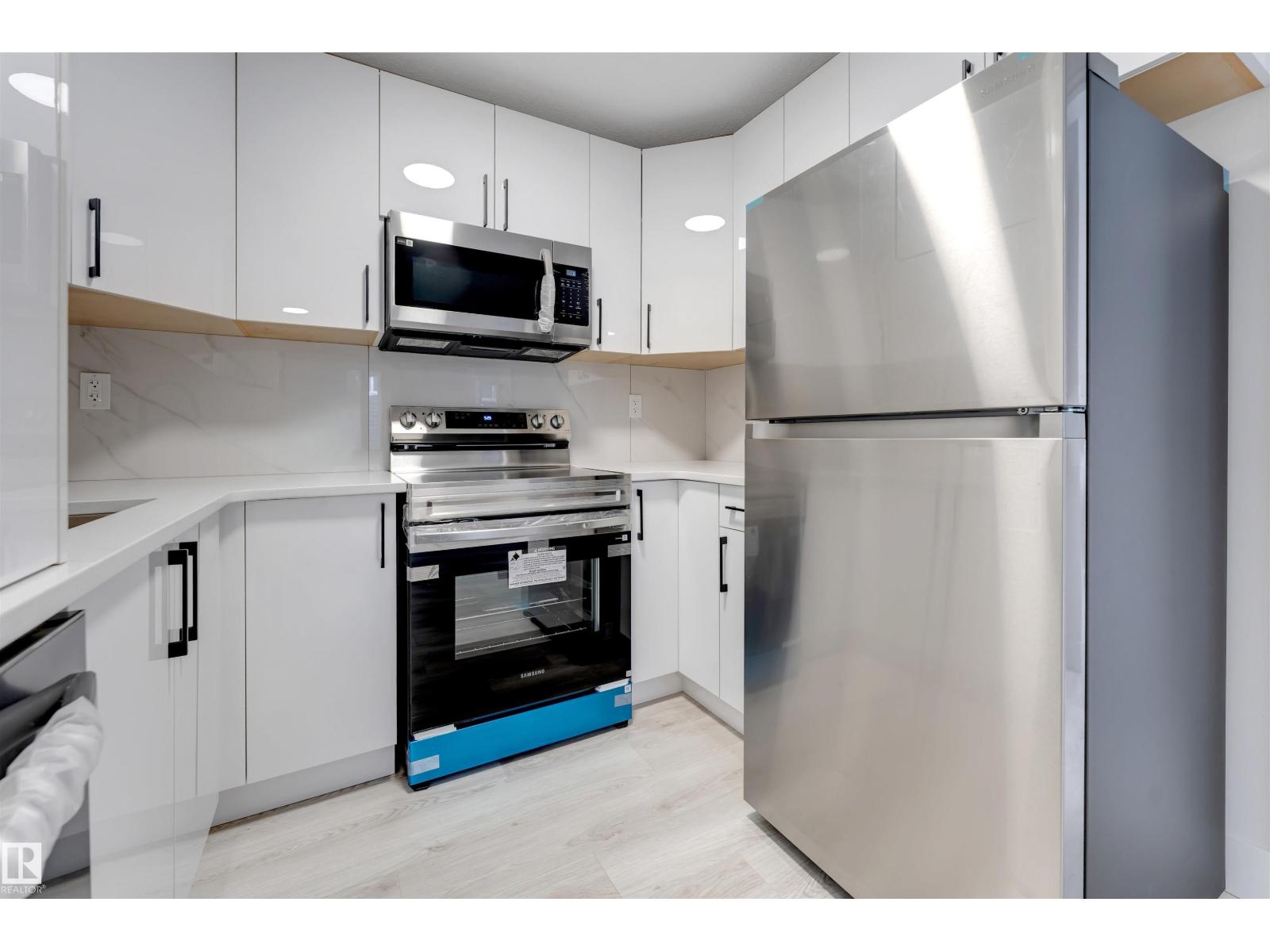4371 37 ST - 34