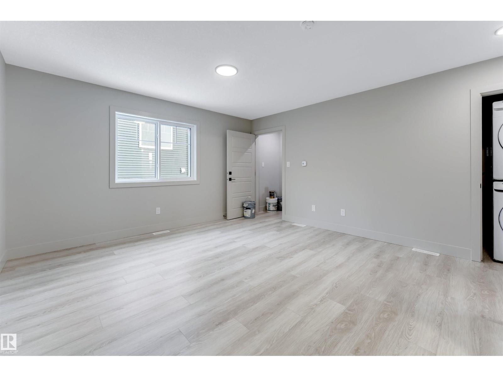 4371 37 ST - 44