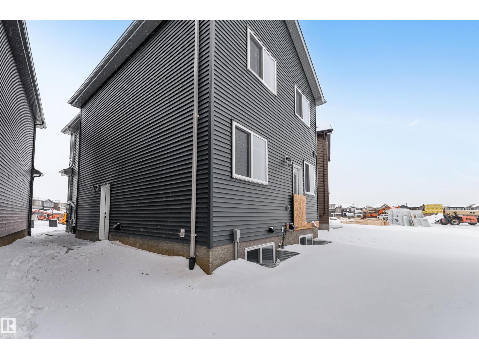 4371 37 ST - 56