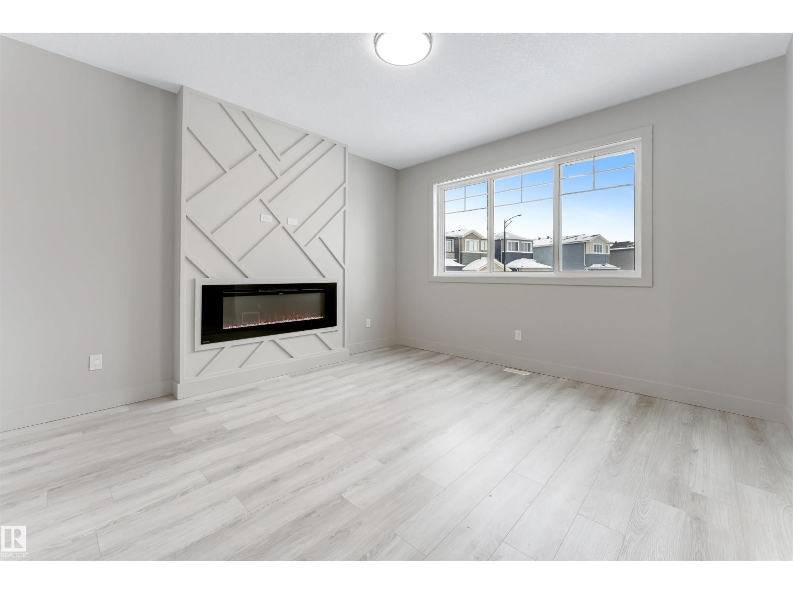 4371 37 ST - 7