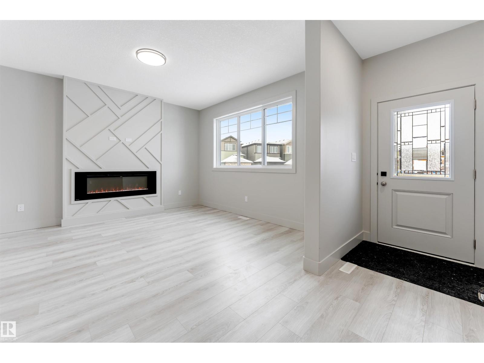 4371 37 ST - 8
