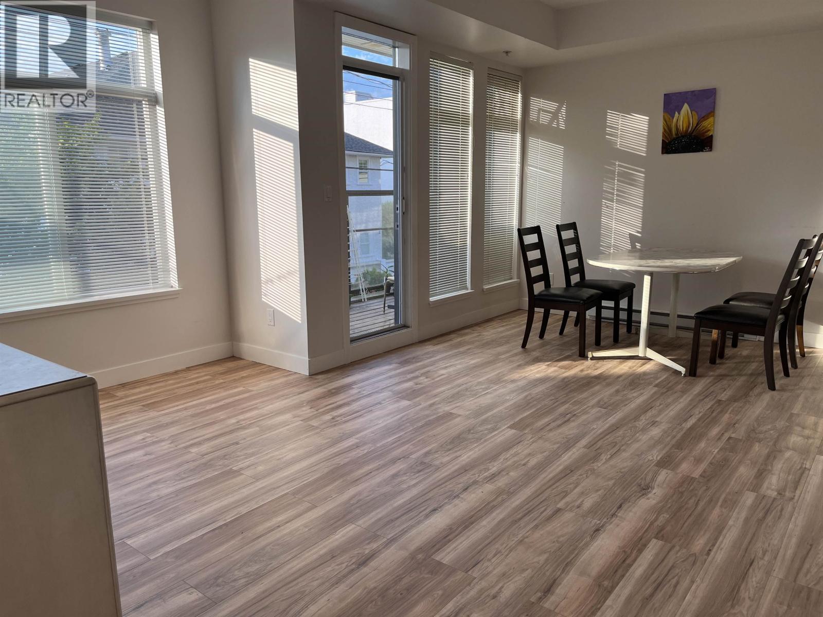 204 5649 KING'S ROAD ROAD, Vancouver