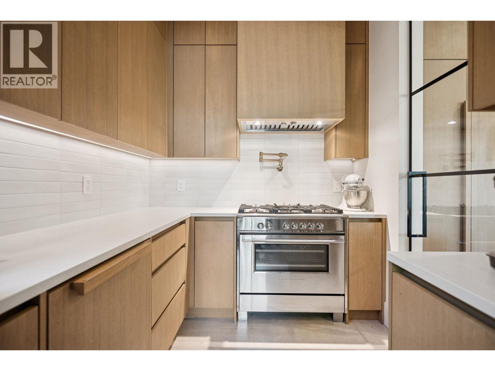 7961 BURNFIELD CRESCENT, Burnaby