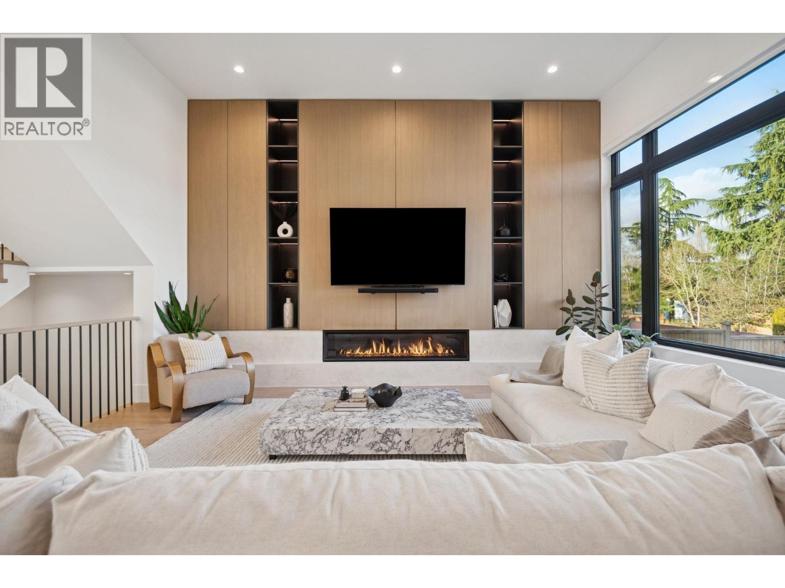 7961 BURNFIELD CRESCENT, Burnaby