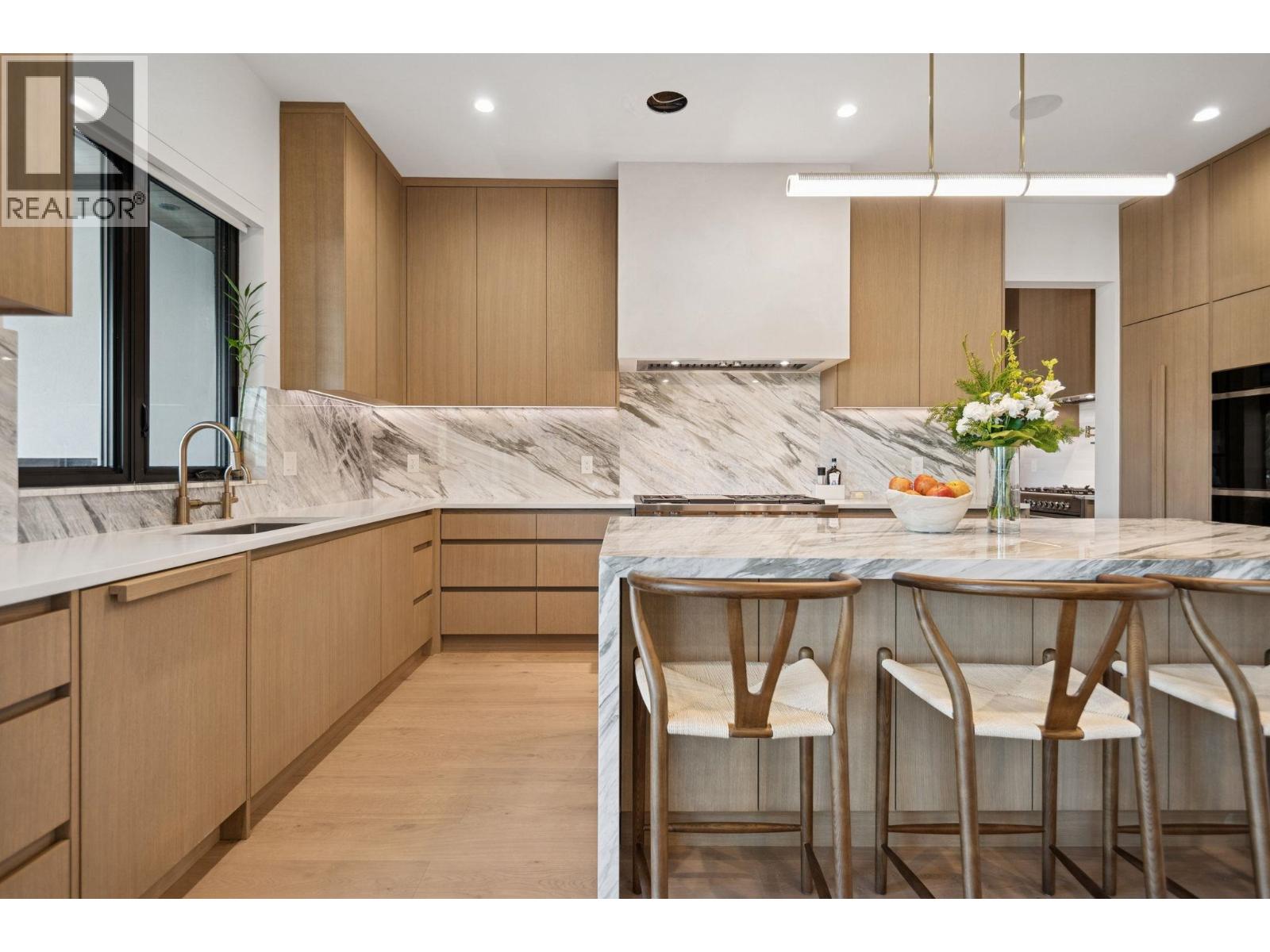 7961 BURNFIELD CRESCENT, Burnaby