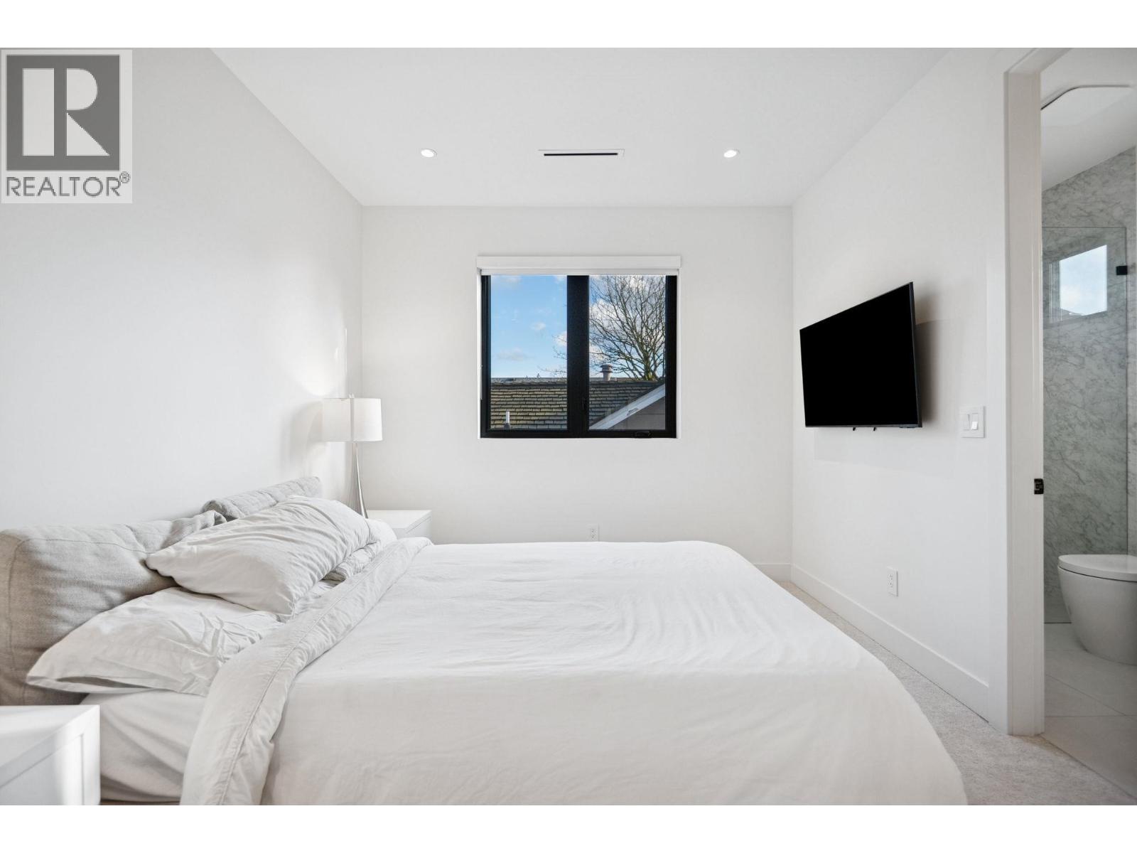 7961 BURNFIELD CRESCENT, Burnaby