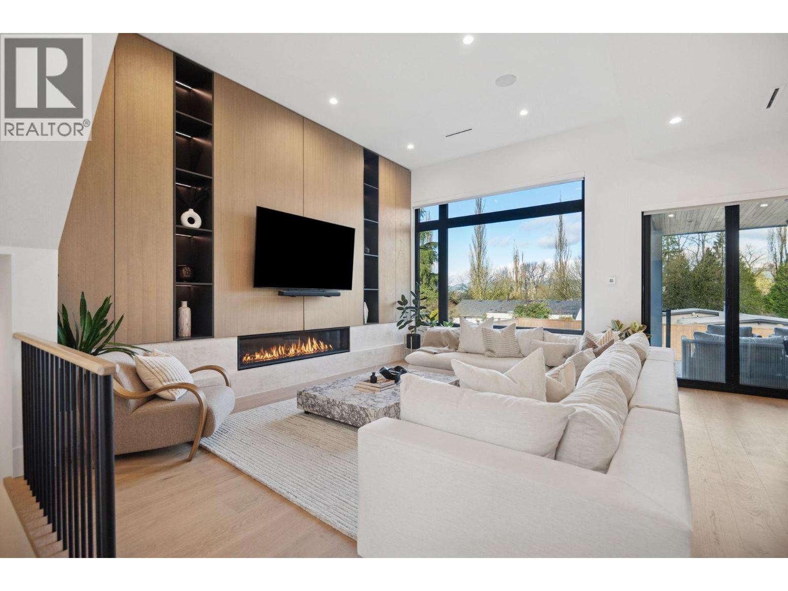 7961 BURNFIELD CRESCENT, Burnaby