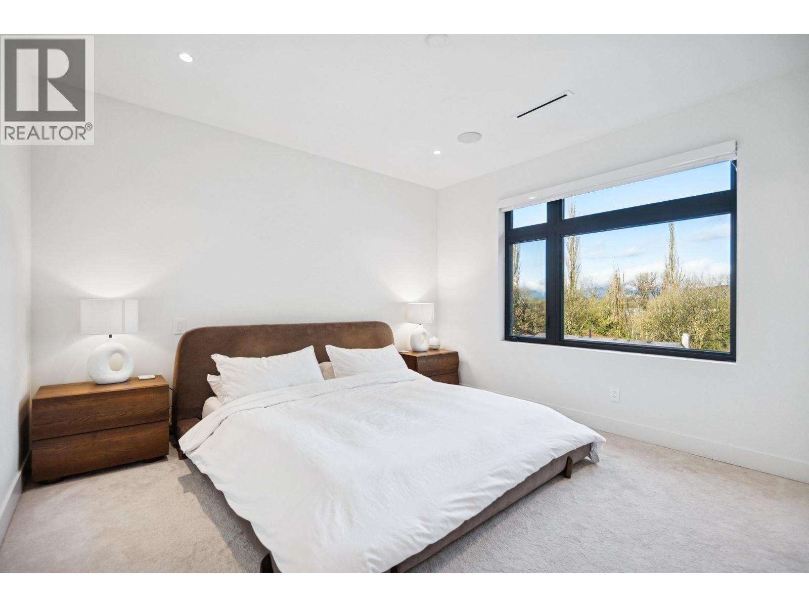 7961 BURNFIELD CRESCENT, Burnaby